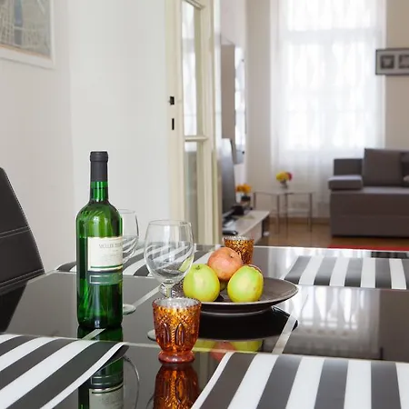 Luxury In The Heart Of Apartment *