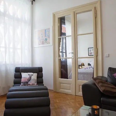 Luxury In The Heart Of Apartment *