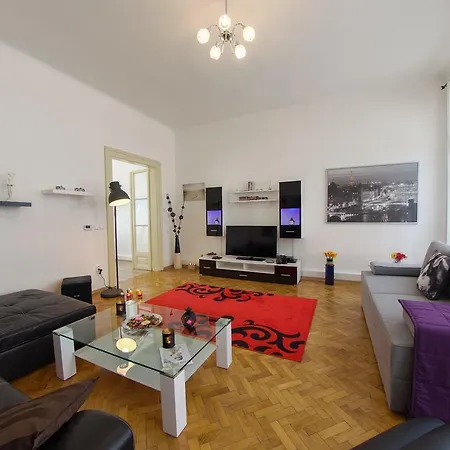 Luxury In The Heart Of Apartment